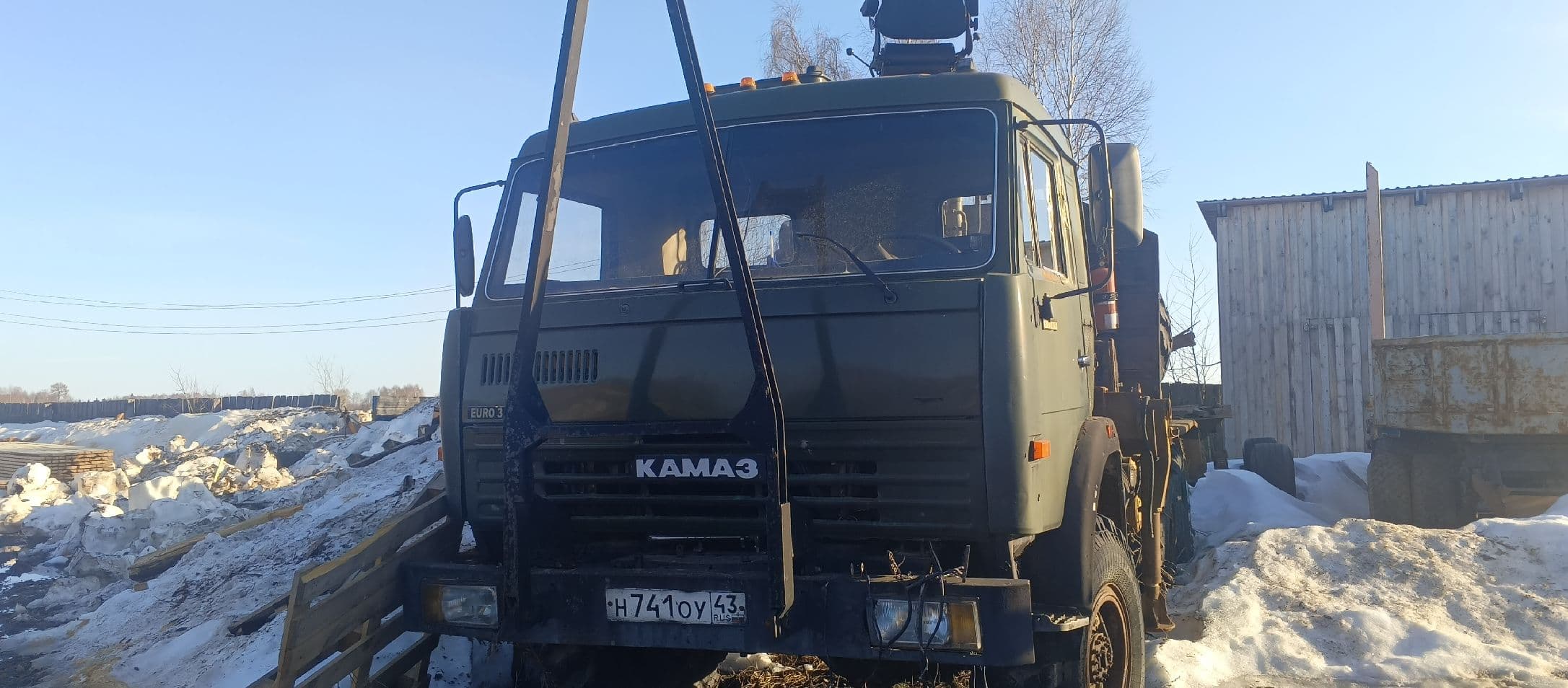 Автомобиль марки КАМАЗ, 1988 г.в.; г/н: Н741ОУ43; цвет: хаки; Номер шасси (рамы); 43105-006878; Номер кузова (прицепа): КАБ.1013893, код специального назначения ТС: лесовоз; установлено дополнительное оборудование в виде гидроманипулятора