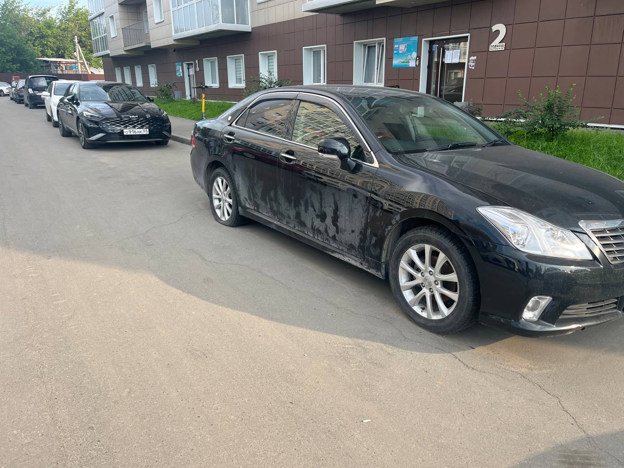 Легковой автомобиль TOYOTA CROWN; год выпуска: 2012