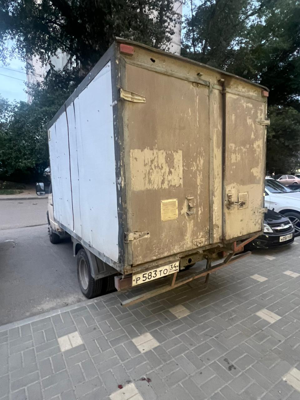 Грузовой фургон: 37170А, цвет Сафари, VIN: X9H37170AZ0000418, г.р.з Р583ТО 34, 2002 г. в., разрешенная макс. масса 3500