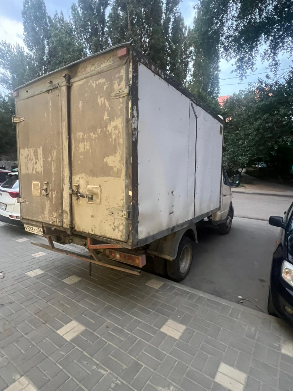 Грузовой фургон: 37170А, цвет Сафари, VIN: X9H37170AZ0000418, г.р.з Р583ТО 34, 2002 г. в., разрешенная макс. масса 3500