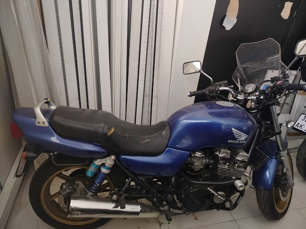 Мотоцикл марка: HONDA, модель: CB750