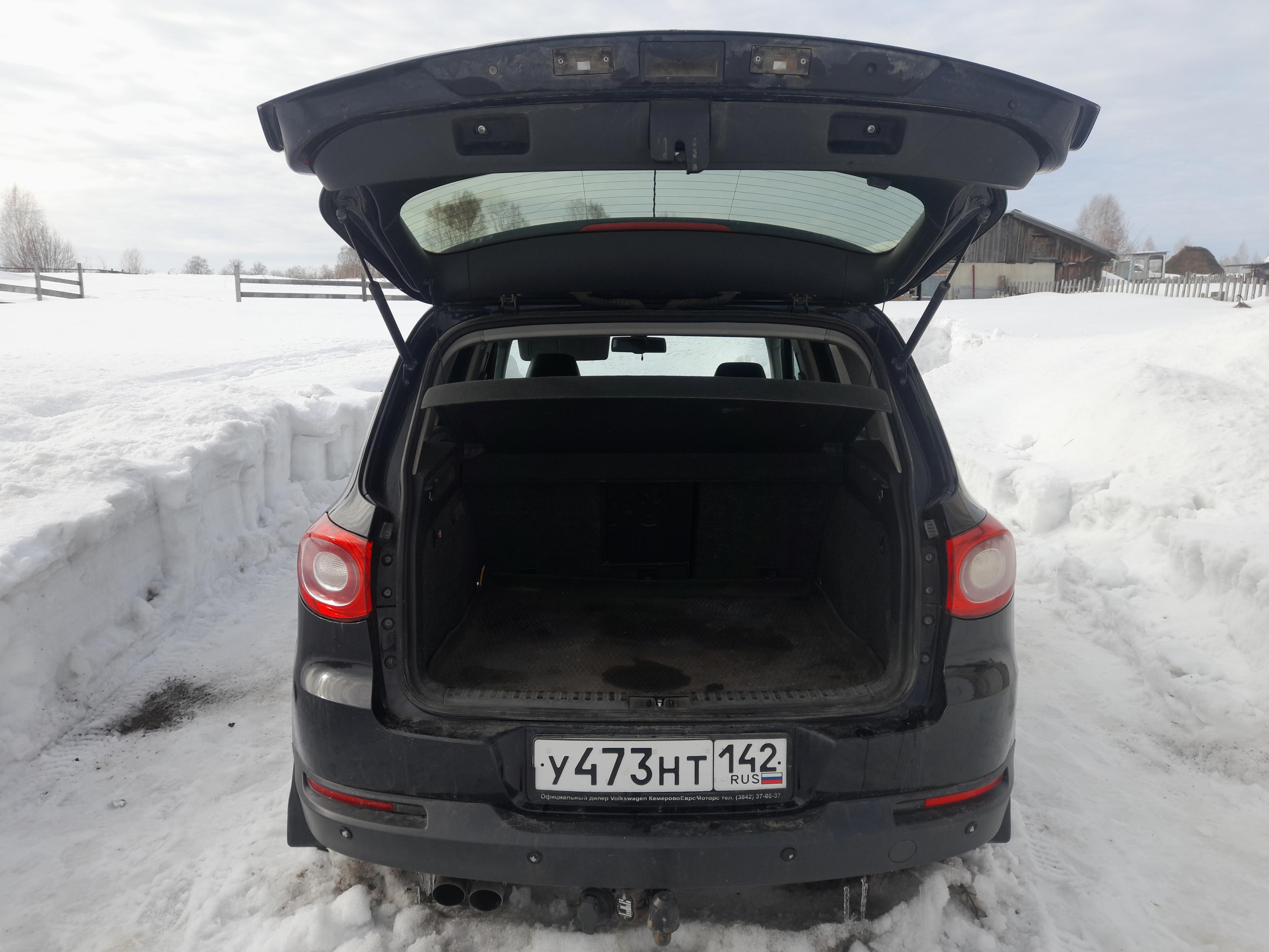 Volkswagen Tiguan, 2009 г.в. VIN XW8ZZZ5NZ9G004801