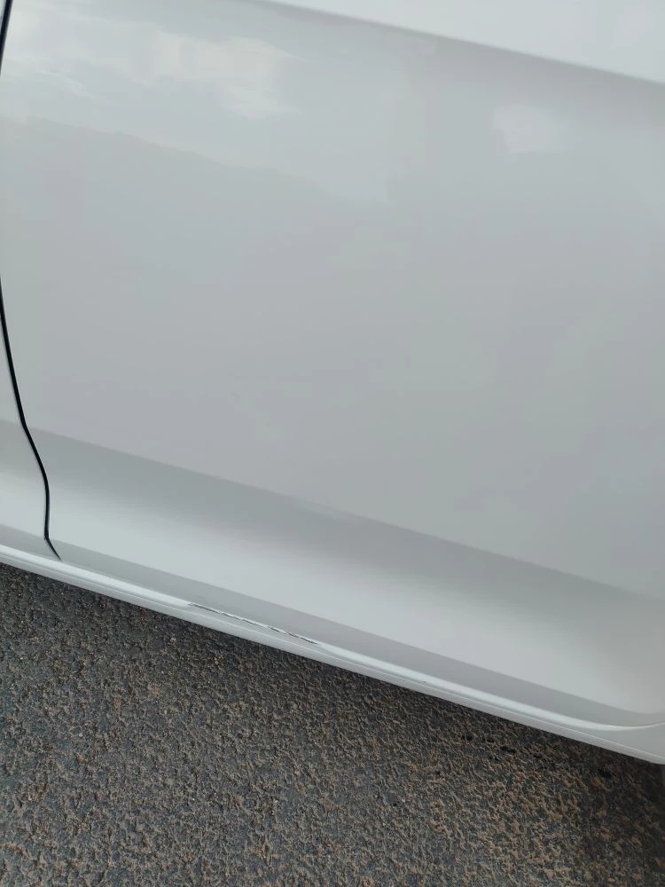 Автомобиль SKODA RAPID 2015 года выпуска, VIN XW8AC1NH7GK107761. Залоговое имущество Банк ВТБ (ПАО).