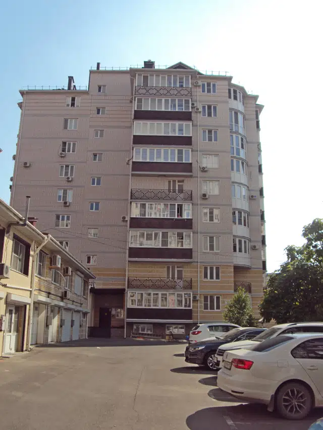 жилое помещение (квартира) общей площадью 47.1 кв.м, кадастровый номер 23:37:0102032:1968, расположенное по адресу: Краснодарский край, г. Анапа, ул. Лермонтова, д. 116д, кв. 42