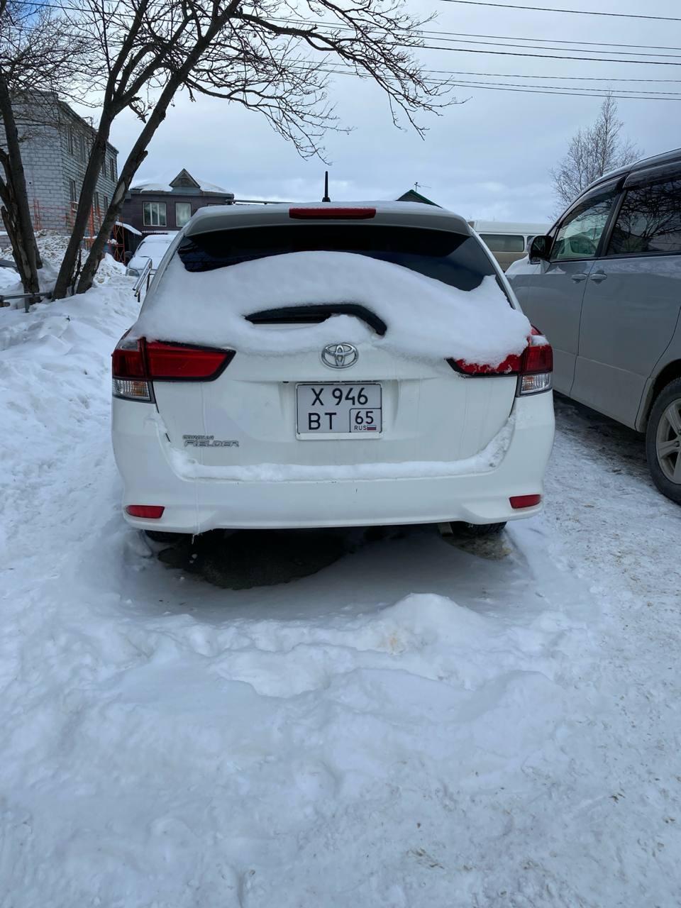 Автомобиль марки TOYOTА, COROLLA FIELDER, идентификационный номер (VIN): отсутствует, кузов №: NZE164-8002305, год выпуска: 2015