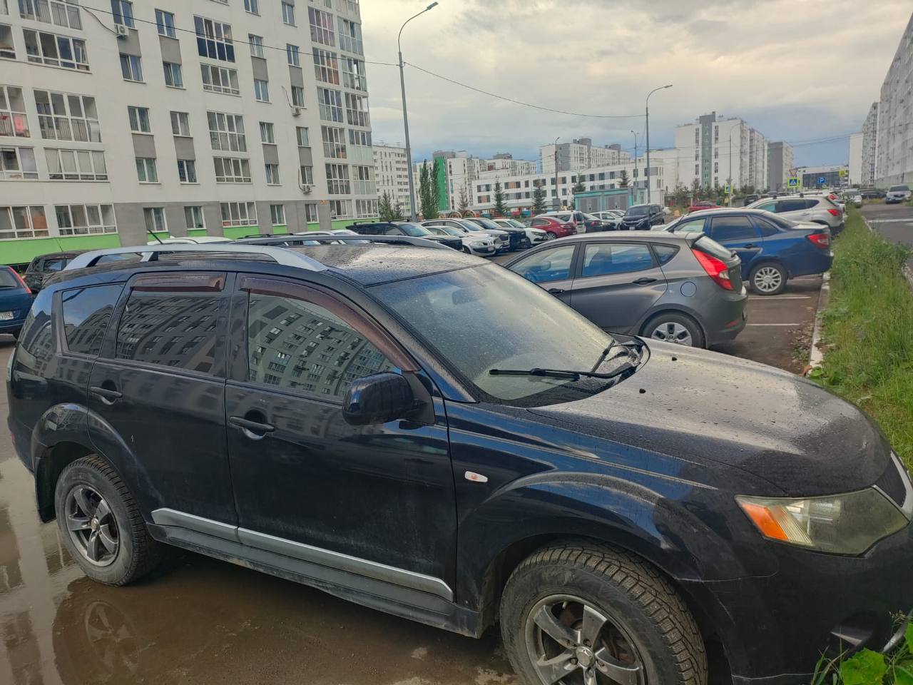Легковой автомобиль Mitsubishi Outlander