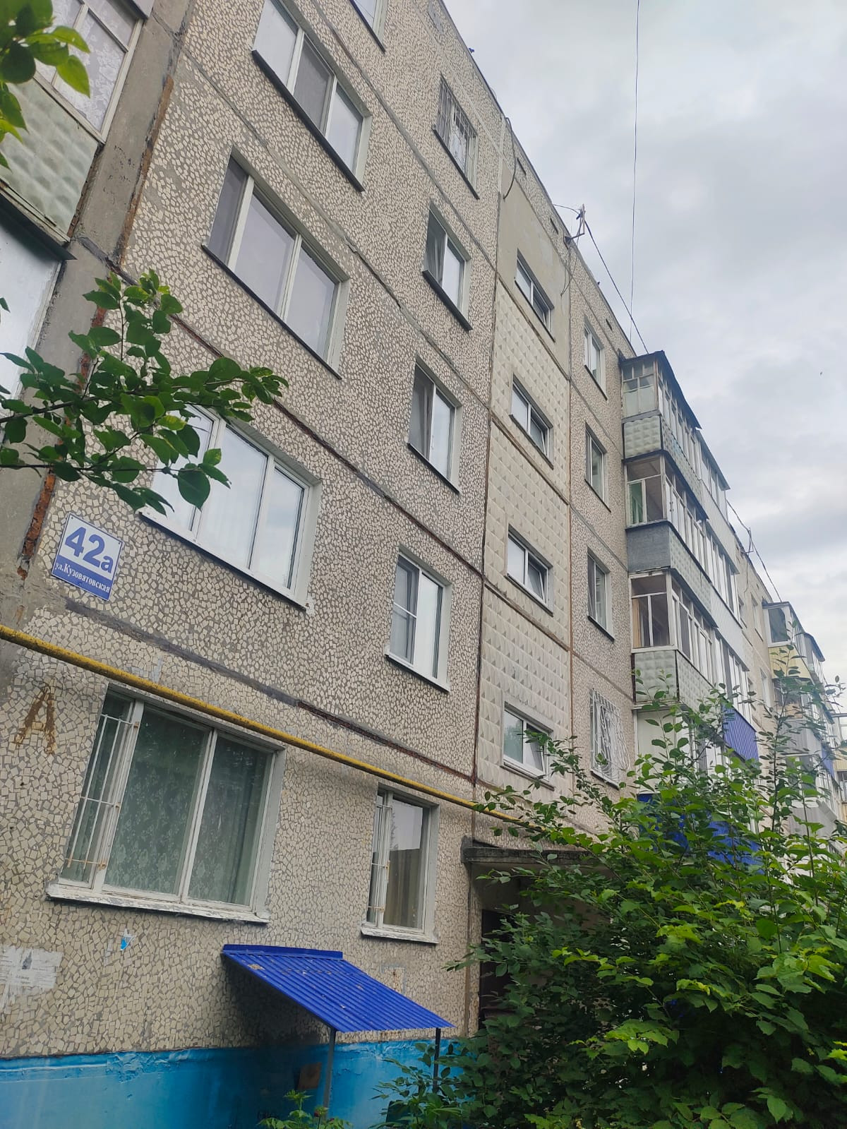 Двухкомнатная квартира, общей площадью 50,4 кв.м., расположенная по адресу: Ульяновская область, г. Ульяновск, ул. Кузоватовская, д. 42А, кв.34, кадастровый номер 73:24:030906:8454