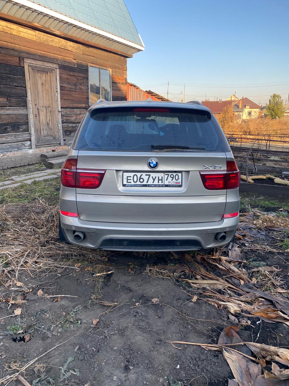 Легковой автомобиль, Марка, модель BMW X5, Регистрационный номер Е067УН790, Год выпуска 2010, VIN код X4XZV41180L449743, Автомобиль легковой, Цвет кузова серый.
