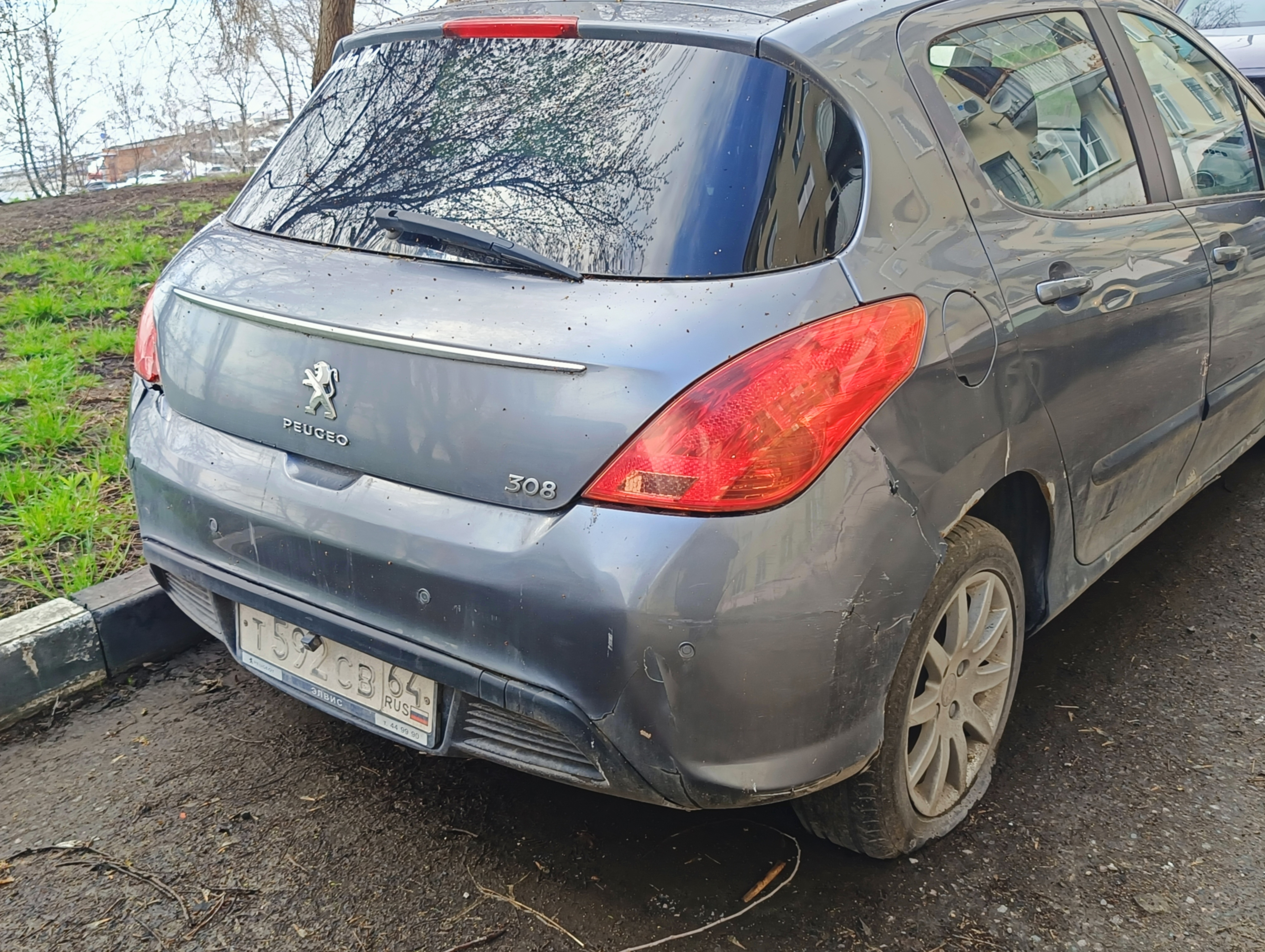 Легковой автомобиль PEUGEOT 308, 2011 г.в., гос. рег. знак Т592СВ64, VIN Z8T4C5FS0BM009642