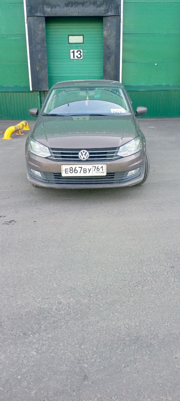 VOLKSWAGEN POLO