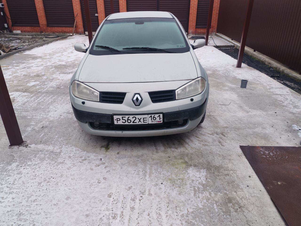 Автомобиль марки Renault megane II, 2004 года выпуска, VIN: VF1LM1B0H32110677, цвет: светло- серый-голубой
