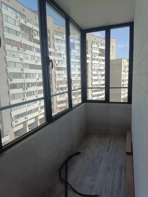 Жилое помещение (квартира), адрес: обл. Волгоградская, г. Волгоград, пр. им. Маршала Советского Союза Г.К. Жукова, д. 110, корп. 2, кв. 33, общая площадь: 62.4 кв.м., Кадастровый номер: 34:34:030070:5733