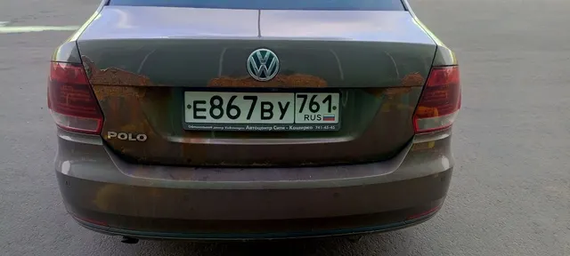 VOLKSWAGEN POLO