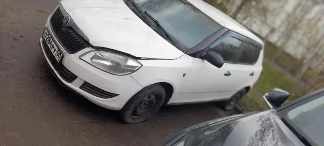 Транспортное средство Skoda Fabia (хэтчбек), категория ТС В, , год выпуска ТС 2012 г., цвет: белый. VIN XW8EH15JXDK552738