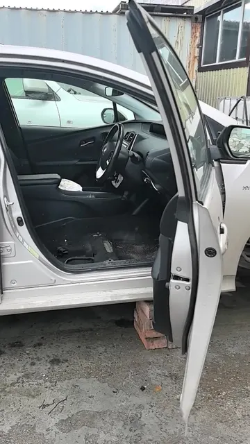 транспортное средство TOYOTA PRIUS HYBRID, VIN номер: ZVW558002289, Год изготовления: 2015. Находится в залоге ООО МФК «ПСБ Финанс».