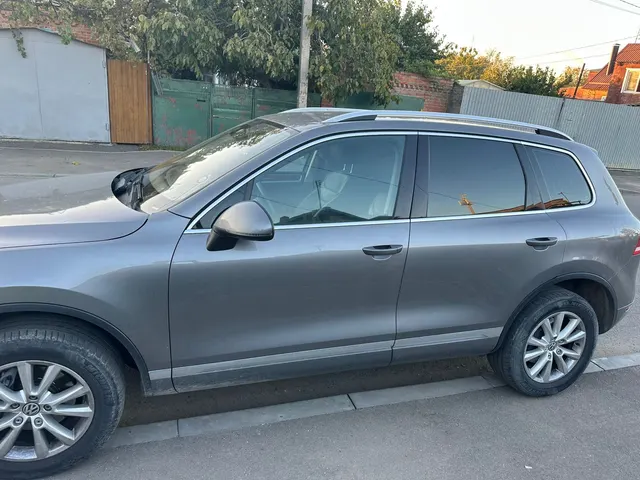 Легковой автомобиль, марка: Volkswagen Touareg, год изготовления: 2011 г. (залог Банк ВТБ (ПАО))