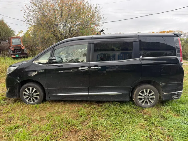 Автомобиль легковой, марки Toyota Esquire Hybrid, Номер кузова ZWR80-0297021, г
