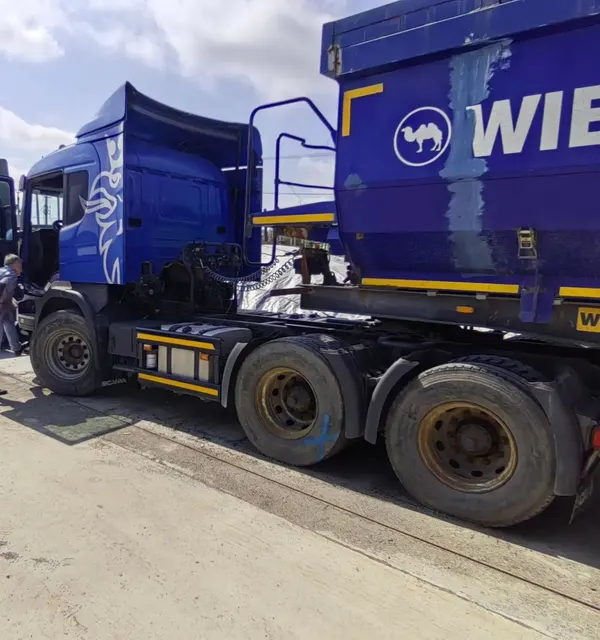 Самосвал грузовой, 2013 г.в. SCANIA R480, VIN - XLER8X400D5299723; Грузовой тягач седельный, 2013 г.в. SCANIA R400 CA6X4HSZ, VIN - YS2P6X40002088597; Полуприцеп самосвала, 2012 г.в. VIELTONNW-3, VIN - SUDNW300000032530