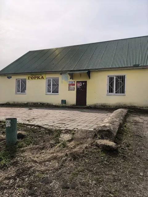 Здание магазина, количество этажей, в том числе подземных: 1, общая площадь 144,30 кв.м., кадастровый номер: 68:20:1301011:334. Месторасположение: Тамбовская область, Тамбовский район, с. Красносвободное, ул. Советская, д. 61б Земельный участок, общей площадью 492 кв.м., категория земель: земли населенных пунктов, вид разрешенного использования: для эксплуатации здания магазина, кадастровый номер: 68:20:1301011:292. Месторасположение: Тамбовская область, Тамбовский район, с. Красносвободное, ул. Советская, д. 61б