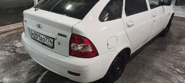 Легковой автомобиль LADA Priora (хэтчбек), 2011 года выпуска, пробег 281 620 км. VIN: XTA217230B0176277