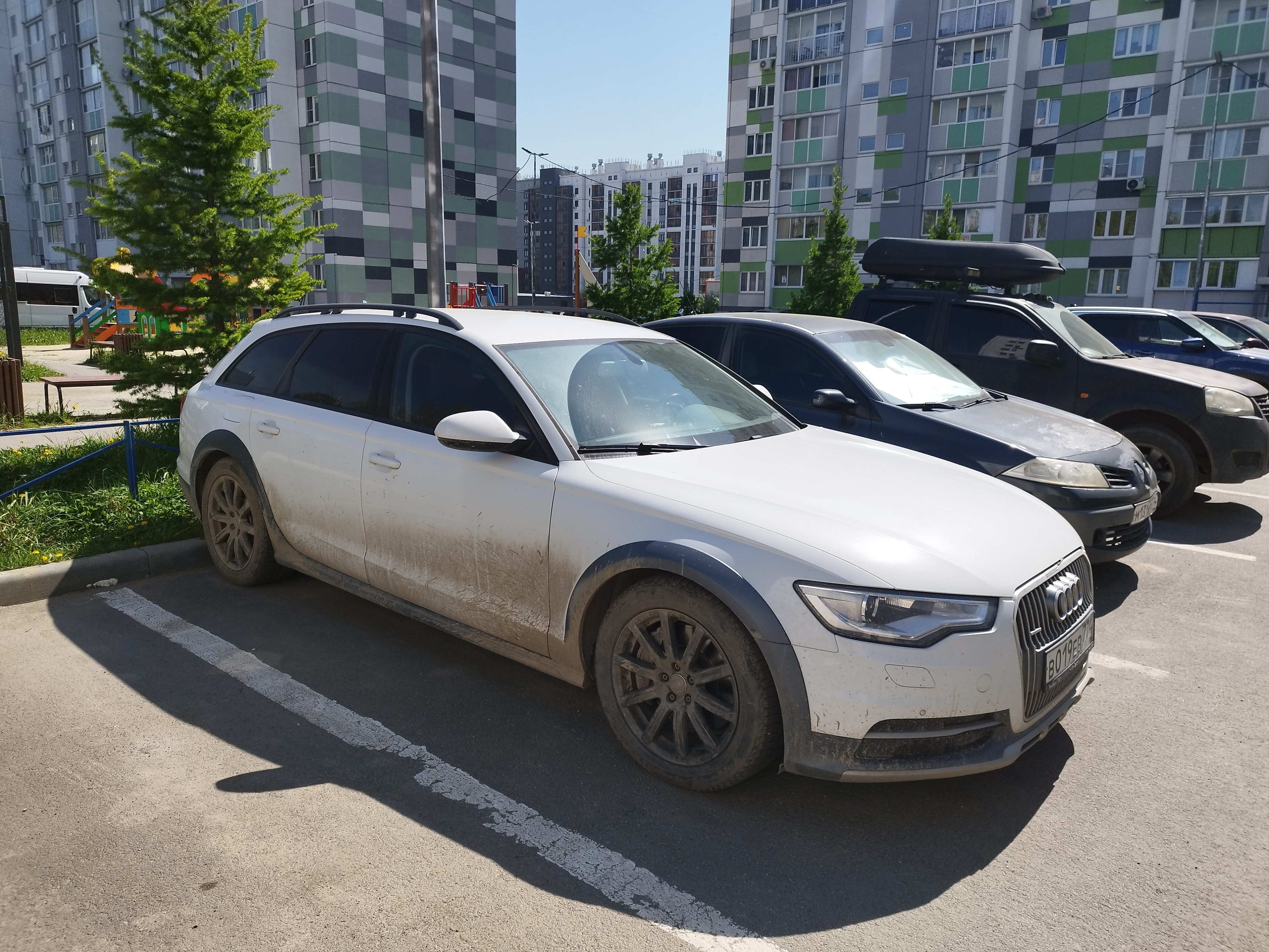 Audi A6 ALLROAD QUATTRO, идентификационный номер (VIN номер): WAUZZZ4G0DN001650, год изготовления: 2012, гос.номер В019ЕВ774, один ключ. В залоге у АО «ТБанк». Находится в г. Челябинске.