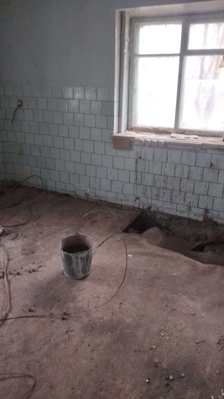 Здание нежилое (Лаборатория), расположенное по адресу: Ставропольский край, р-н Апанасенковский, с Дивное, ул Красная, д 28А, кадастровый номер: 26:03:070301:2931, площадь: 251.7 кв.м. Земельный участок, расположенный по адресу: край Ставропольский, р-н Апанасенковский, с. Дивное, ул. Красная, 28А, кадастровый номер: 26:03:070301:107, площадь: 1522 кв.м., Для хозяйственной деятельности.