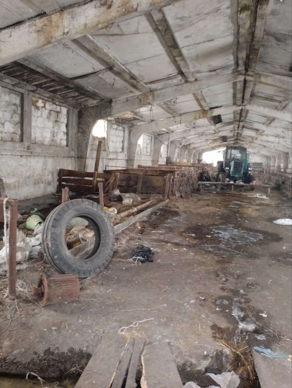 Коровник, площадь 756.8 кв.м., назначение: нежилое , адрес (местонахождение): Россия, Пензенска область , с. Матчерка, р-н Земетчинский, ул. Центральная, от дома №19 А на юго-запад 500 метров, кадастровый (условный) номер: 58:08:0550601:63