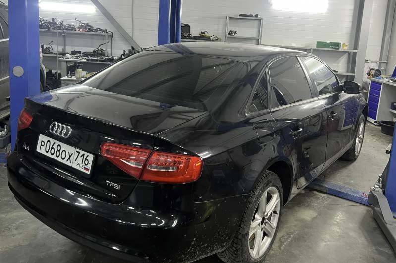 AUDI A4, 2014 года выпуска, VIN: WAUZZZ8K9FA029178. Имущество является залогом Акционерного общества «Авто Финанс Банк».
