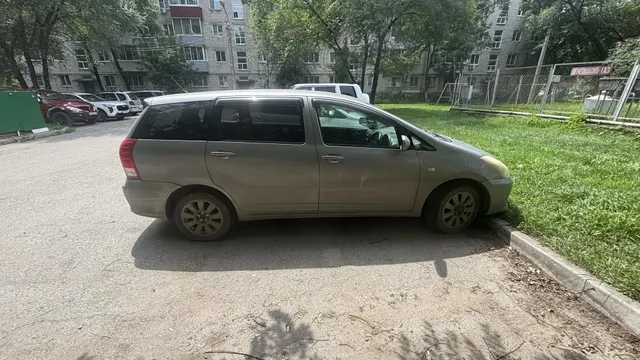 Легковой автомобиль, марка: Тойота, модель: Виш, год изготовления: 2006, кузов №: ZNE100316230. Объект в залоге. Залогодержатель ПАО "Сбербанк России"