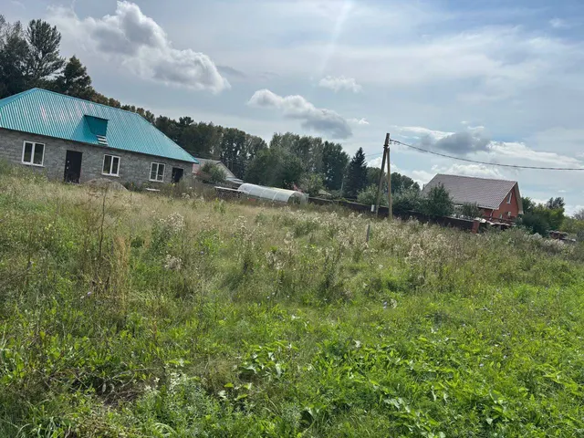 Земельный участок, площадью 593 +/- 9кв.м., Кадастровый номер: 22:31:030501:4906, расположенный по адресу: Российская Федерация, Алтайский край, район Павловский, п. Новые Зори, ул. Привокзальная, 43 б.