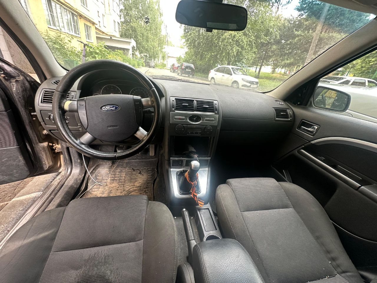 Автомобиль