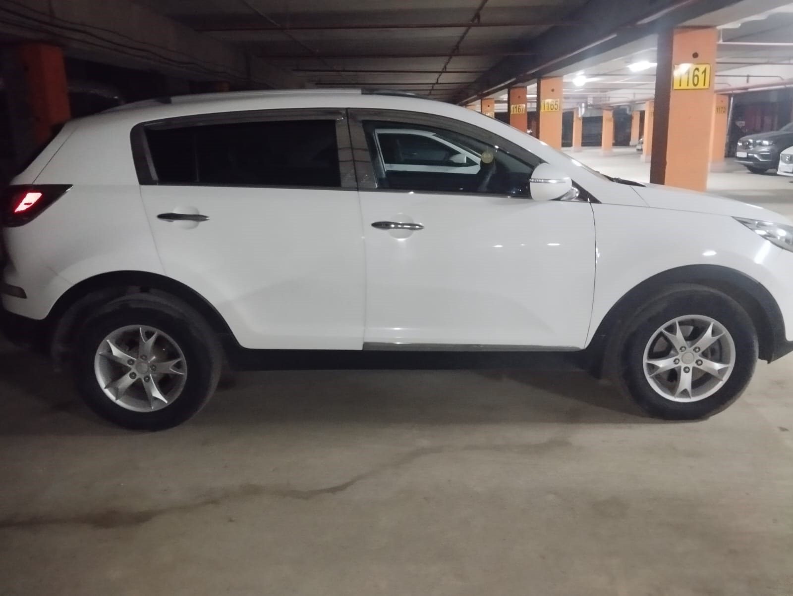 Автомобиль KIA SPORTAGE, год изготовления: 2012, цвет: БЕЛЫЙ, VIN: KNAPC813DCK187077, СТС: 99 44 793952, ГРЗ К463СВ186 Совместно нажитая собственность.