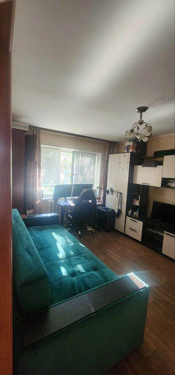 1-комнатная квартира, общей площадью 29 кв.м., расположенная по адресу: Ханты-Мансийский автономный округ - Югра, г. Сургут, ул. Нагорная, д. 11, кв. 77; кадастровый номер: 86:10:0101207:751 – является предметом залога ПАО "Банк УРАЛСИБ"