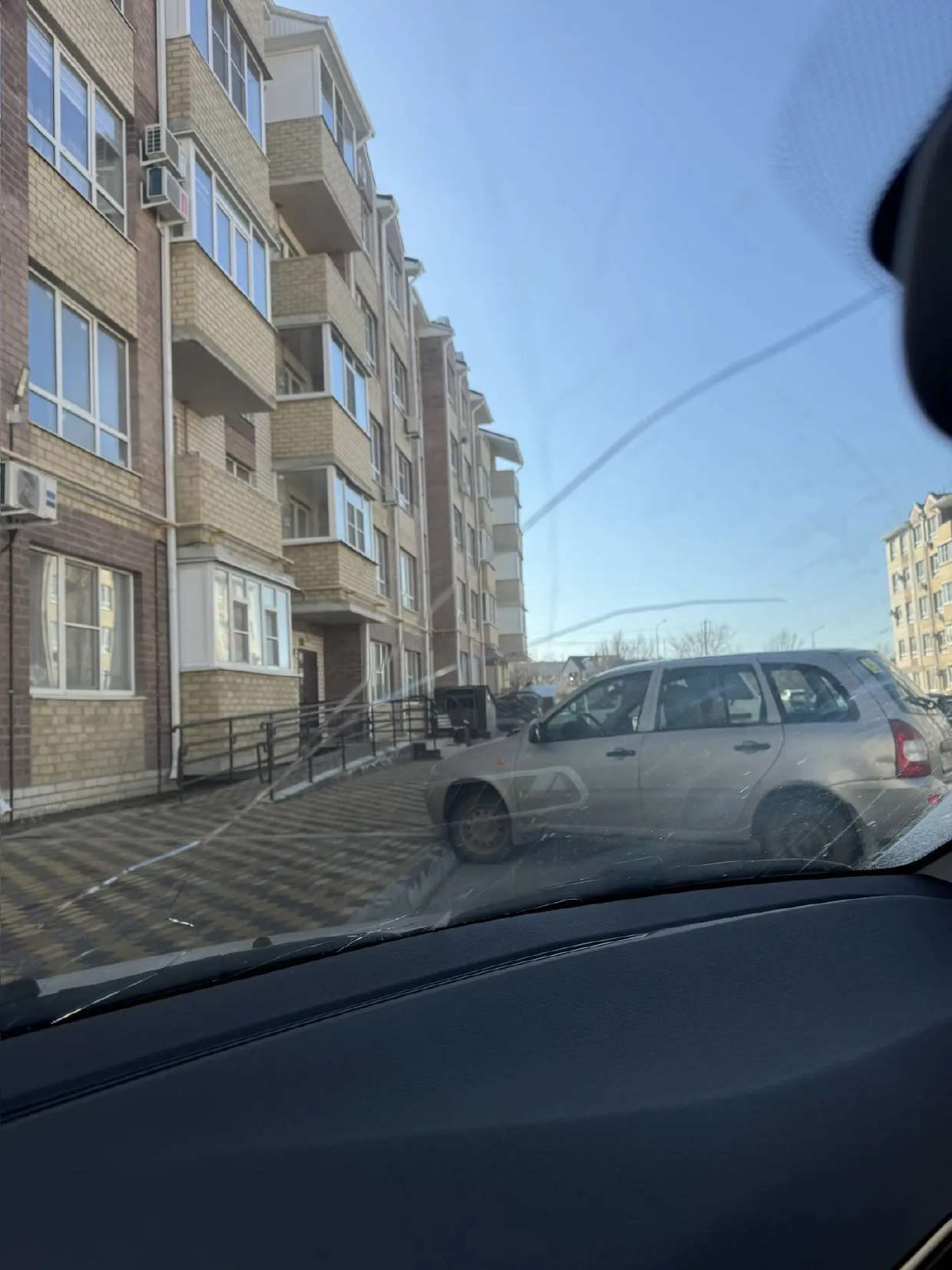 Автомобиль, LADA VESTA, 2024 года выпуска, VIN: XTAGFK350R0848700 - является предметом залога ПАО "Сбербанк".