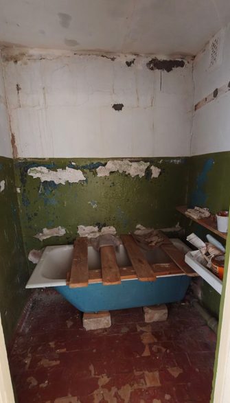 Общая долевая собственность 1/3 квартиры, Самарская область, р-н Большечерниговский, п Глушицкий, ул Зинченко, д 12, кв 4, общая площадь: 62 кв. м., вид собственности: общая долевая 1/3, кадастровый номер 63:15:0303008:248