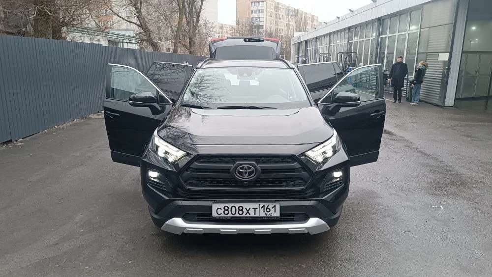 транспортное средство – легковой автомобиль марка /модель – Toyota RAV4, год выпуска – 2023, VIN – LFMJN5BF8P3103726. – является предметом залога АО "ТБанк"