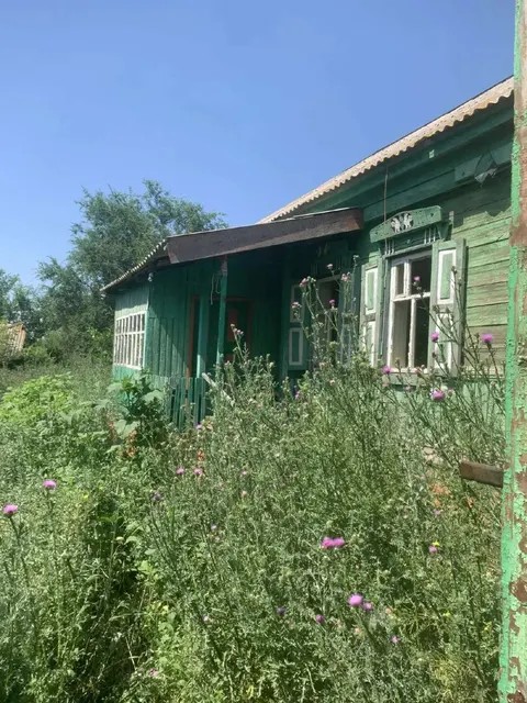 Жилой дом, назначение-жилое, общей площадью 79,3 кв.м., кадастровый номер 56:16:125001:430; Земельный участок, общей площадью 3 652 кв.м., кадастровый номер: 56:16:1205001:129, расположенные по адресу: Российская Федерация, Оренбургская область, Курманаевский, сельское поселение Лабазинский сельсовет, село Скворцовка, ул. Набережная, д. 108 – является предметом залога ПАО Сбербанк