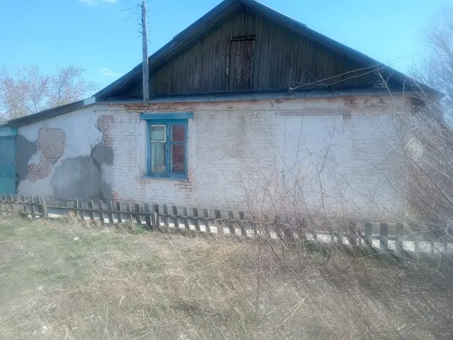 Квартира Кадастровый номер:56:35:0202001:442 Адрес: Оренбургская область, р-н Ясненский, п. Веселовский, ул Садовая, д 9, кв 1Общая площадь, м2: 50.7 Вид права: Общая долевая собственность, 1/2 и Земельный участок Кадастровый номер: 56:35:0202001:51 Адрес: обл. Оренбургская, р-н Ясненский, п. Веселовский, ул. Садовая, 9, кв 1 Общая площадь, м2: 860 Вид права:Общая долевая собственность, 1/2