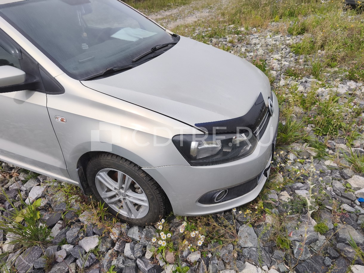 Автомобиль: VOLKSWAGEN POLO 2015 года выпуска.