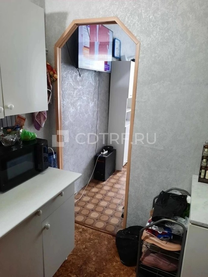 продажа 1\3 доли , адрес: ЕАО, г Облучье, ул Кузнечная, д 17, кв 10 , S -16 кв.м.