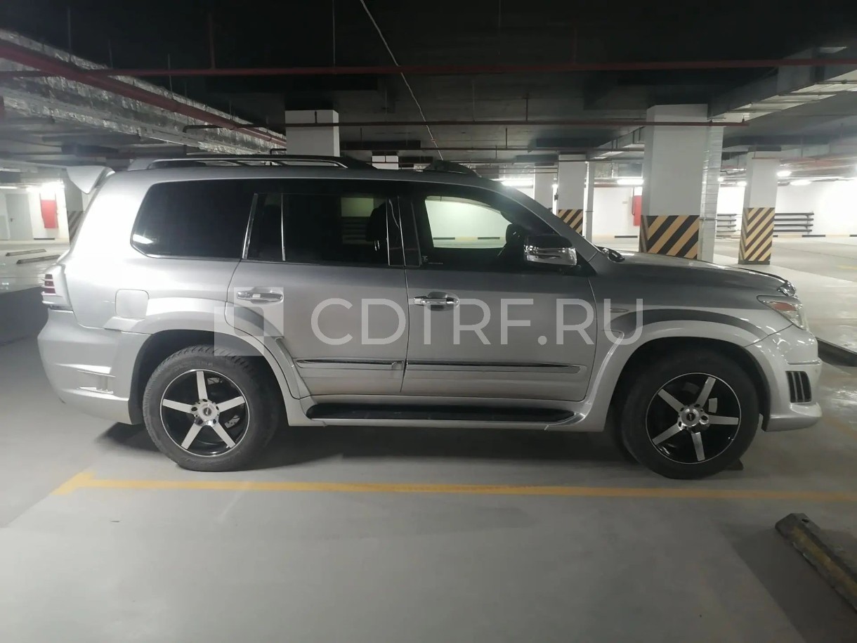 Автомобиль Lexus LX 570