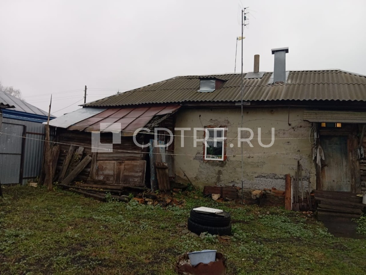 Недвижимое имущество (жилой дом и земельный участок, 1/3 доли в праве) Живцова Н. А.