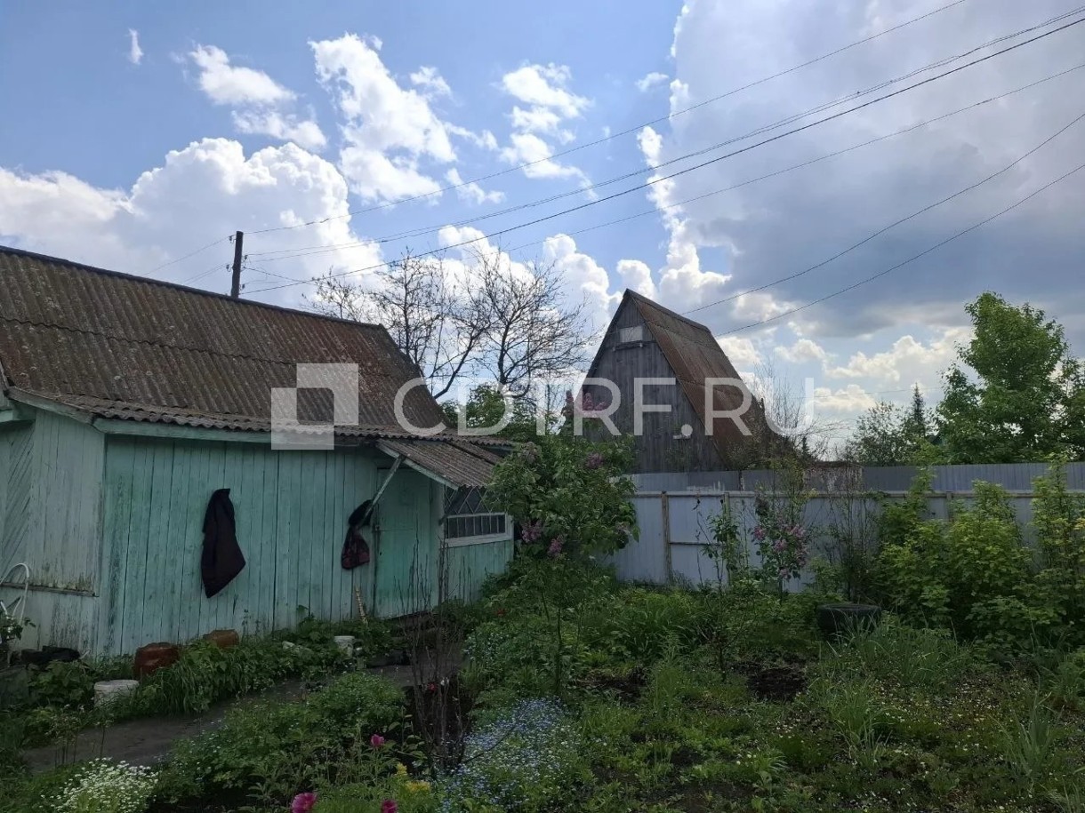 Земельный участок и садовый дом