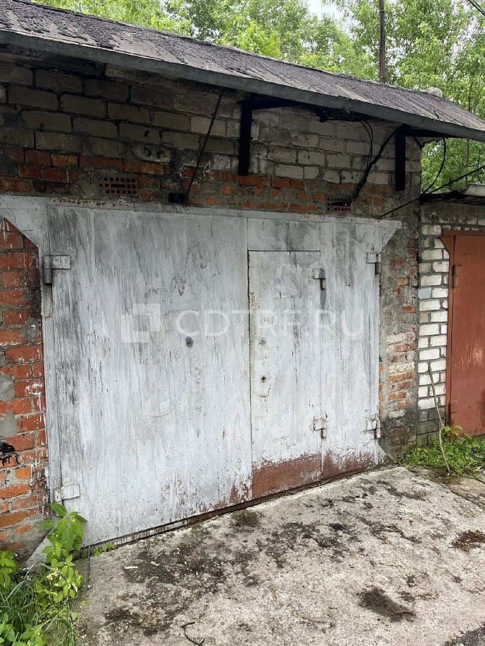 Здание нежилое - гараж, площадь 29.3 кв.м., назначение: Нежилое