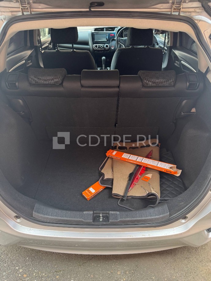 Голубь И.Ю.: Автомобиль легковой, HONDA FIT
