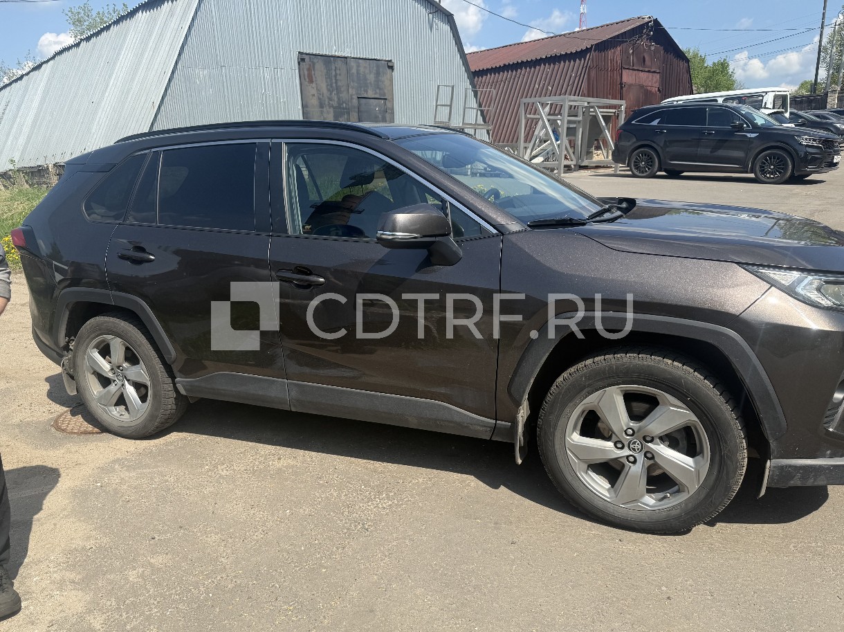 Автомобиль Toyota RAV 4, 2021 гв, VIN XW7R43FV00S038664, цвет коричневый, с комплектом шин