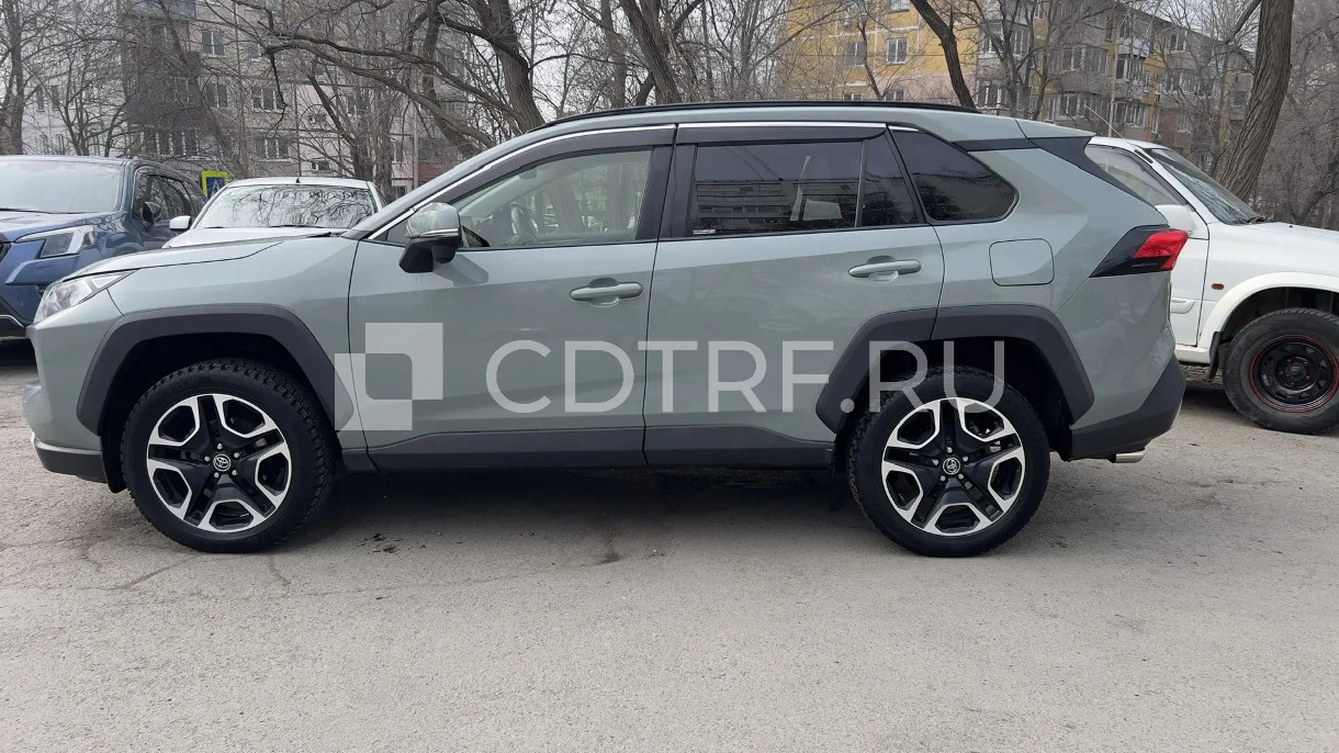 Автомобиль TOYOTA RAV4