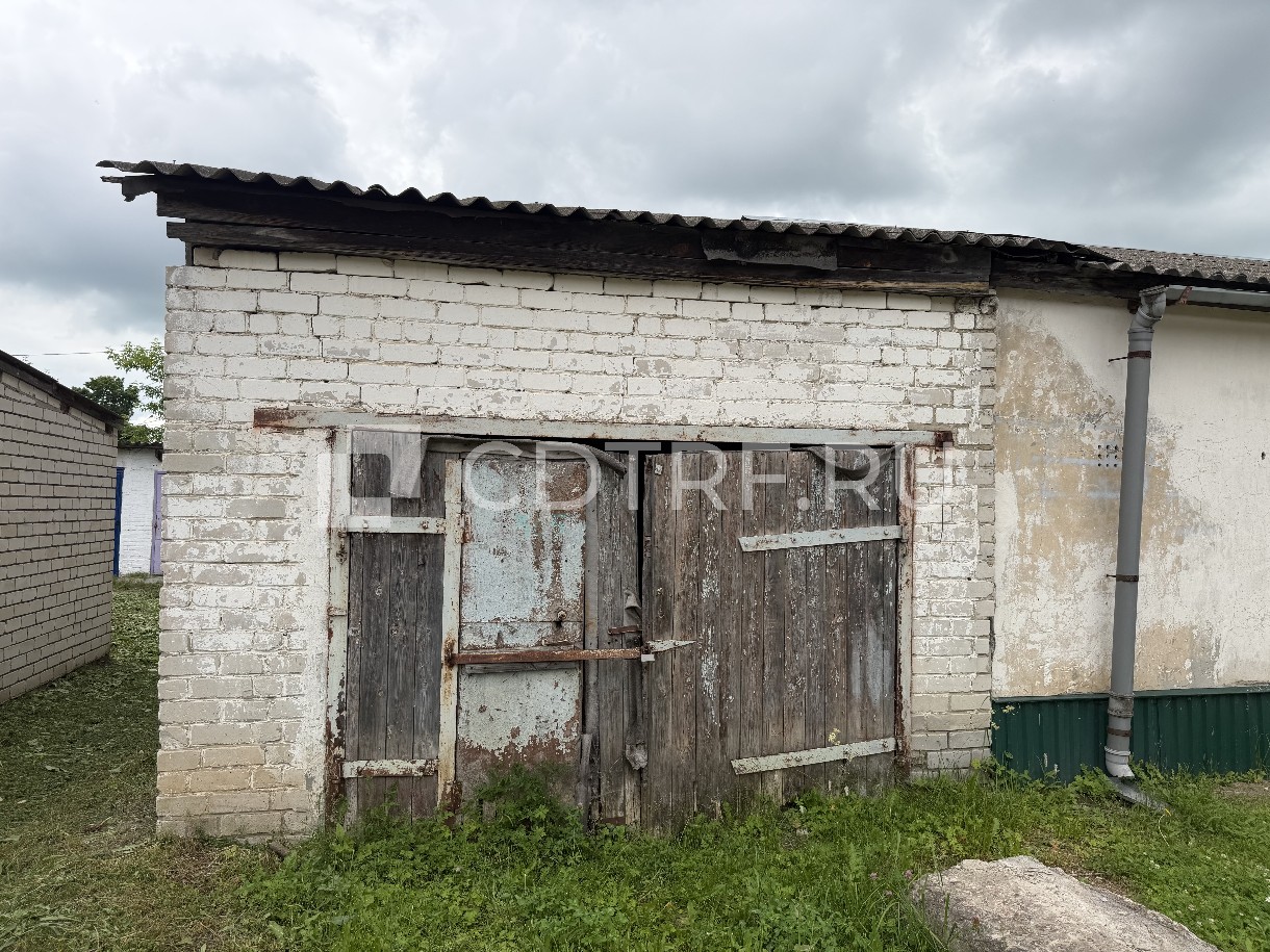 Гараж с зем. участком; 30 кв. м.; Тамбовская обл, Кирсановский р-н, п. Прямица