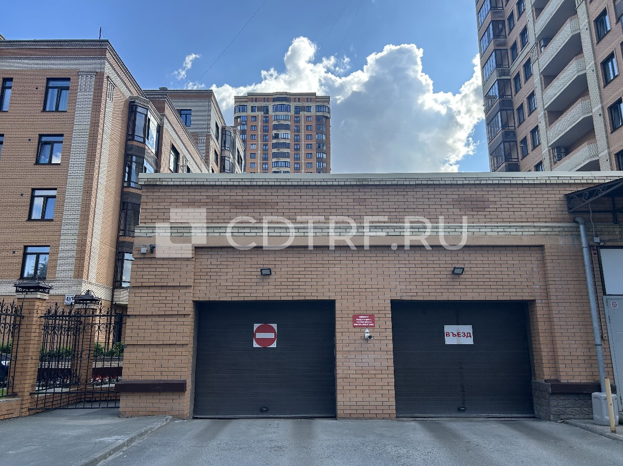 Парковка общ. пл. 6479 м2, адрес: г.Новосибирск, ул.Державина, д.47