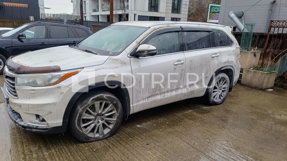 Toyota Highlander, 2014 года выпуска, VIN 5TDDKRFH20S102295